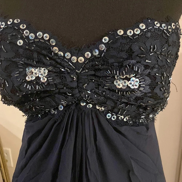 Tadashi evening dress size 2P - Picture 2 of 6